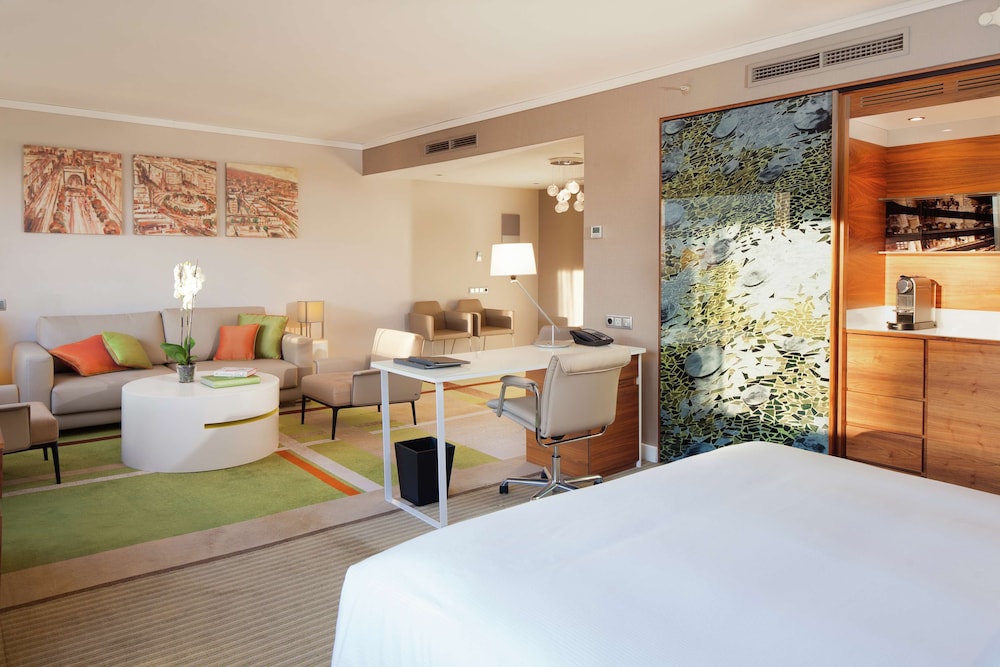 Suite, 1 King Bed with Sofa bed (Master)
