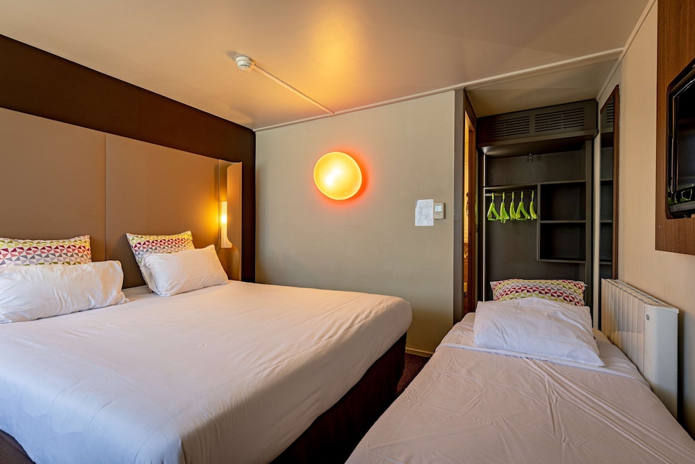 Standard Room, 2 Twin Beds (Junior Bed up to 10 years) - Photo 1