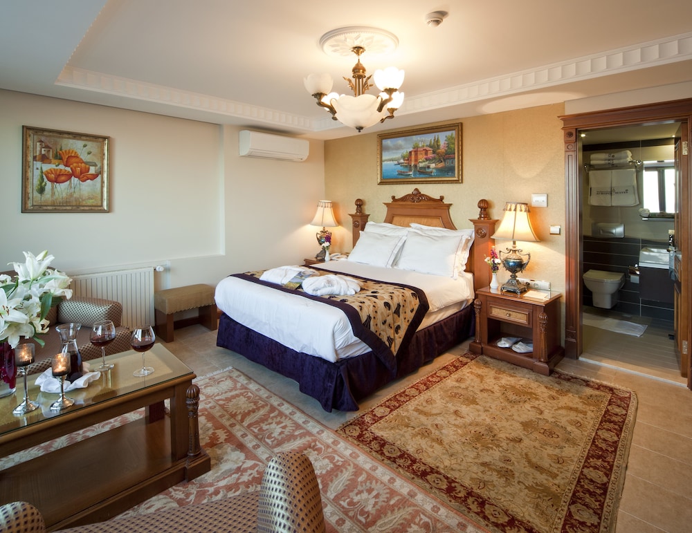 Executive Room with Balcony, Sea view or Hagia Sophia view photo 2