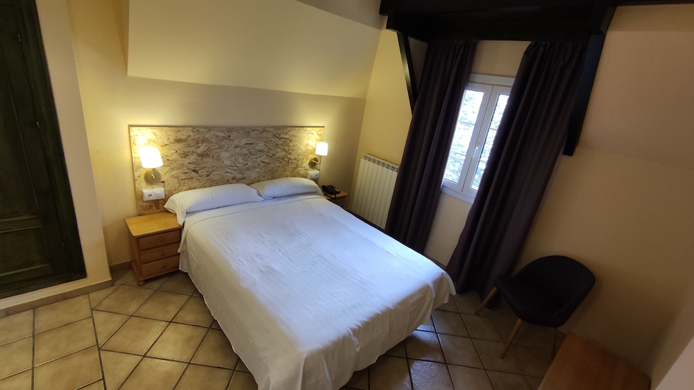 Standard Double Room photo 3
