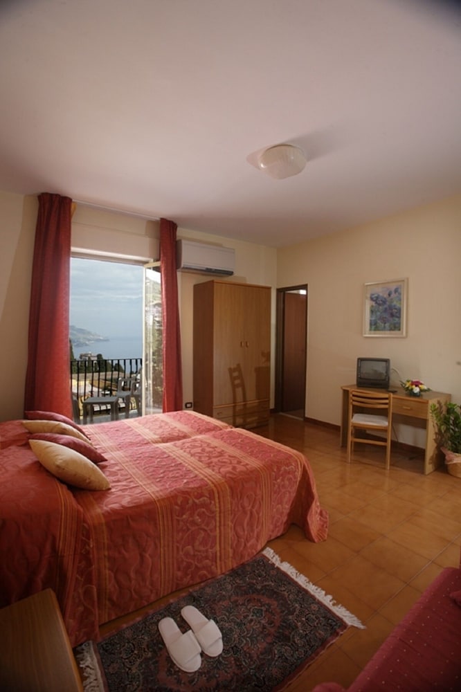 Double Or Twin Room, Sea View photo 1