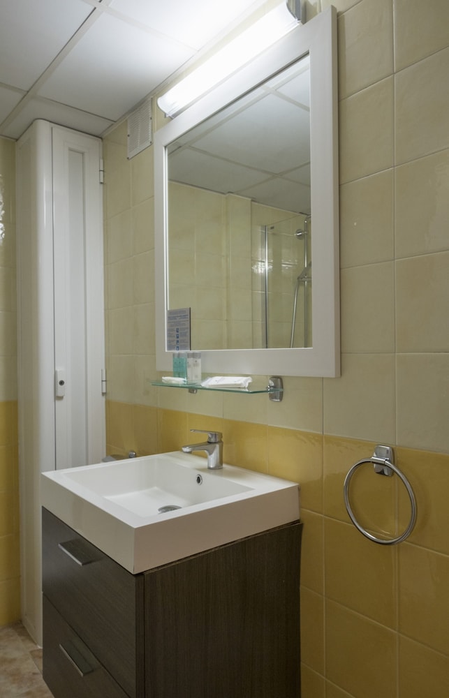 Double room sea view with living room and terrace (2 adults + 1 child) - Photo 6