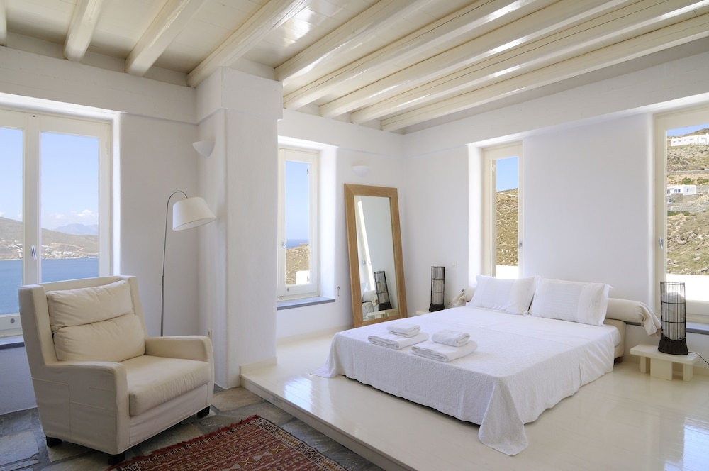 Villa, 5 Bedrooms, Pool Access, Sea View