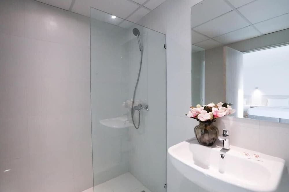 Standard Triple Room - Photo 4