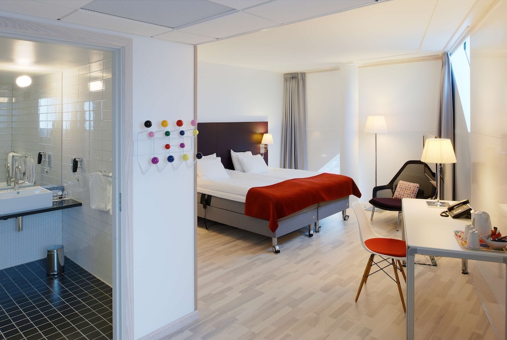 Superior Room, 1 King Bed - Photo 2