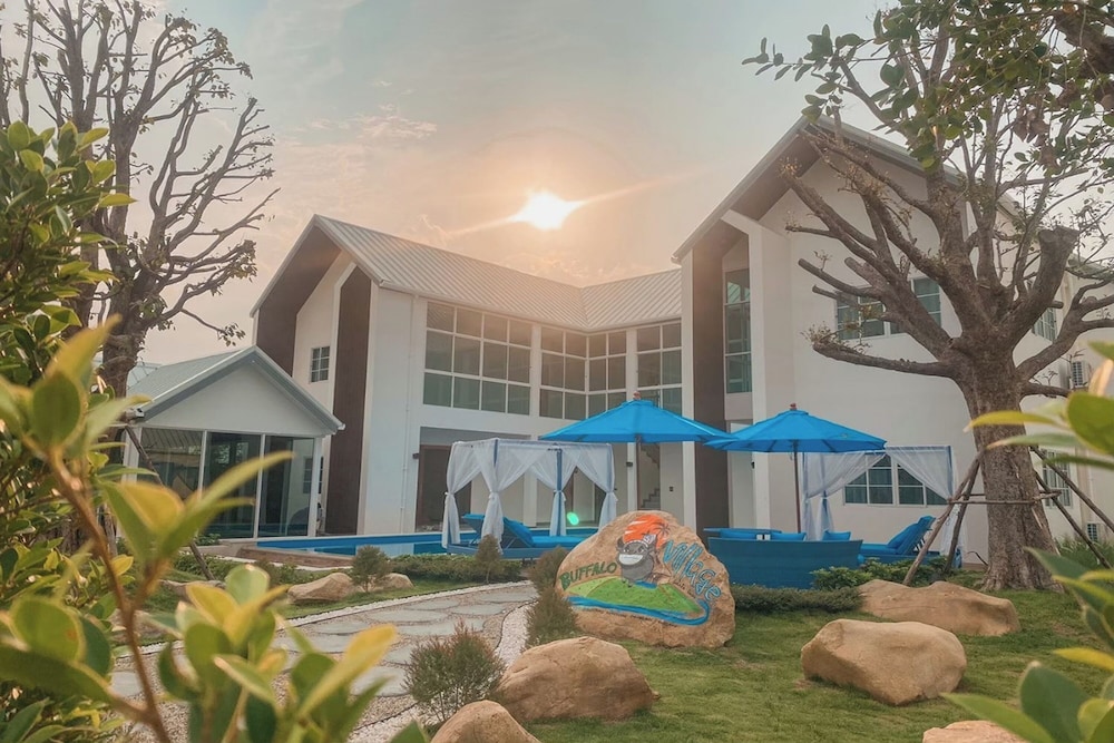 Grand Villa, Multiple Bedrooms photo 2