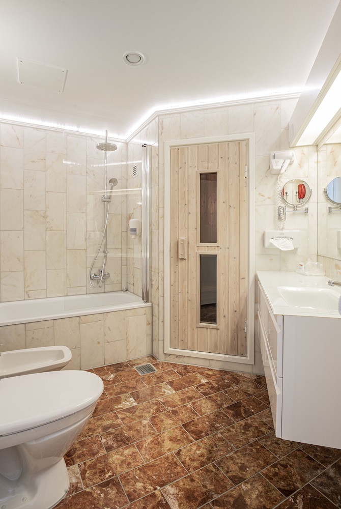 Superior Room, Sauna, Lake View - Photo 6