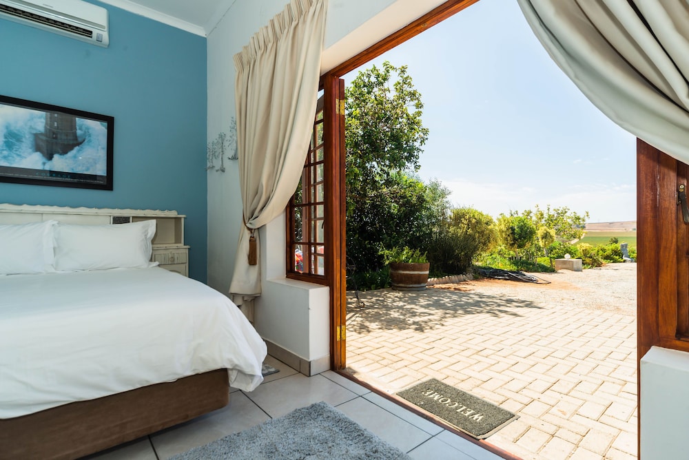 Double Room - Katstert @ Riverunits