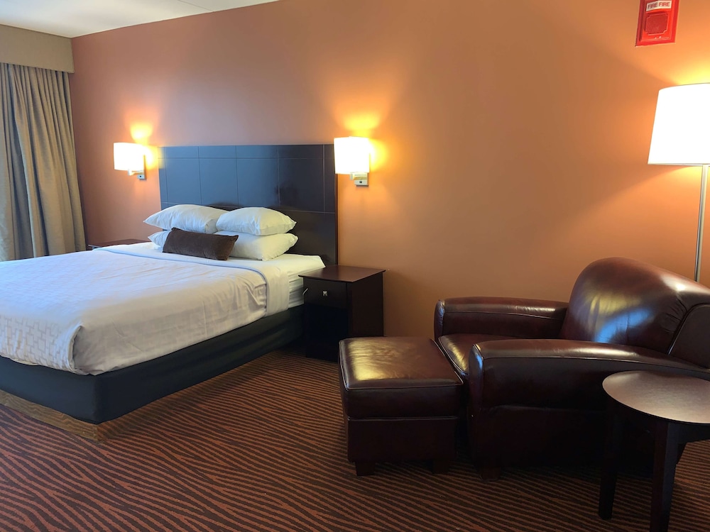 Deluxe Room, 1 King Bed, Non Smoking - Photo 1