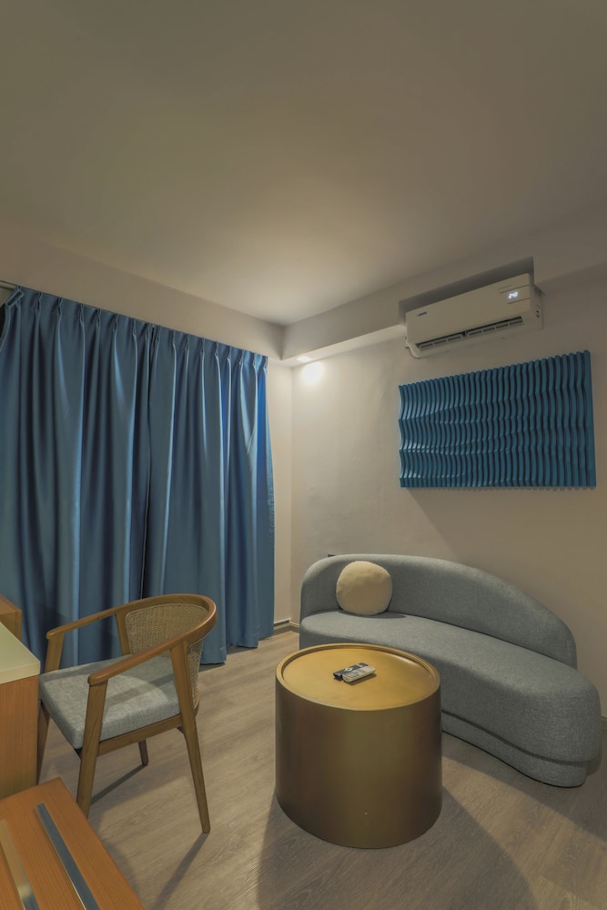 Executive Studio Suite, Sea View - Photo 4