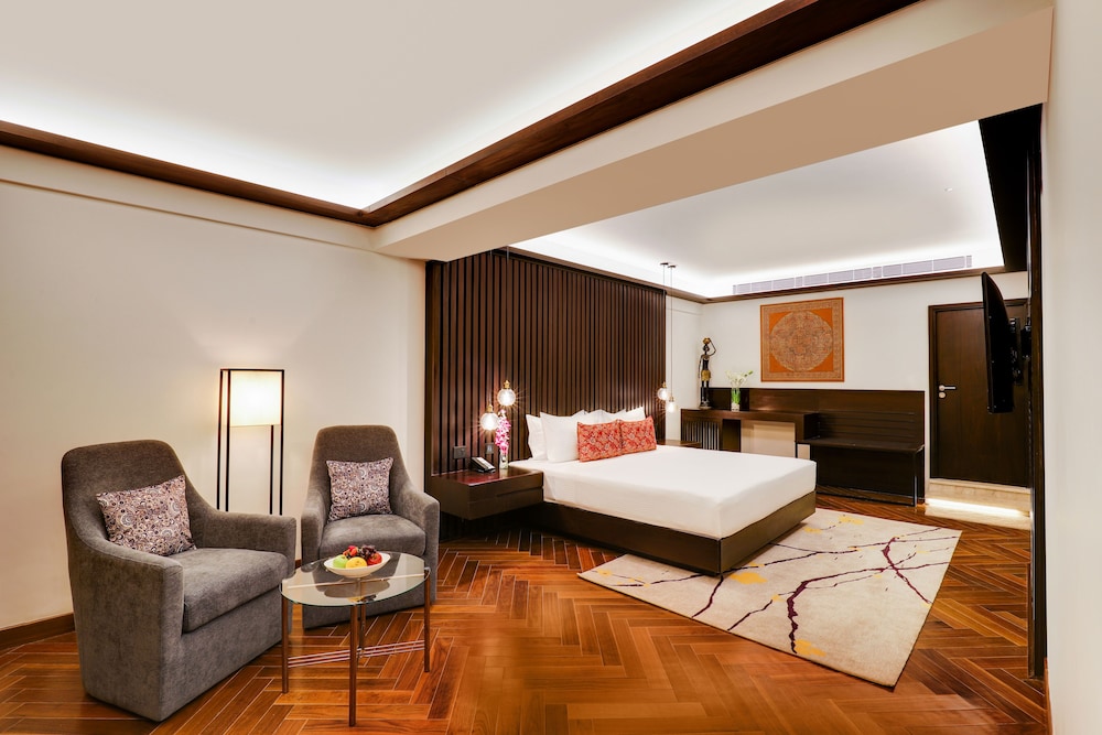 Premier Suite - Photo 11