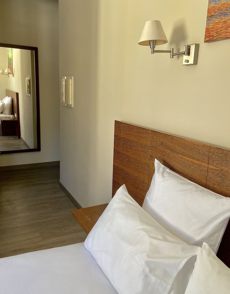 Classic Room - Photo 24