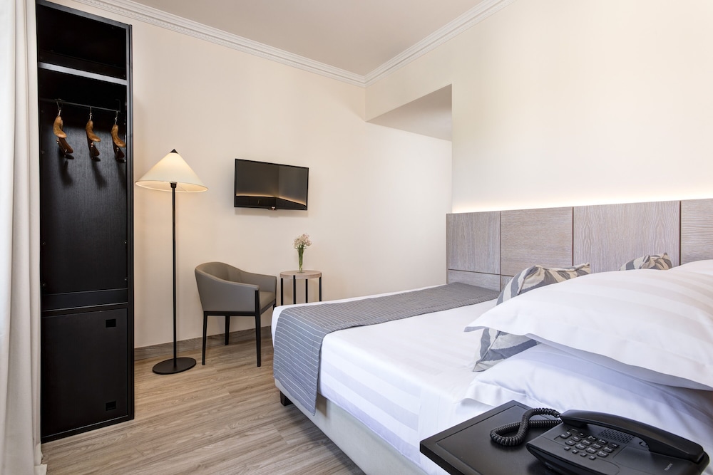 Superior Single Room