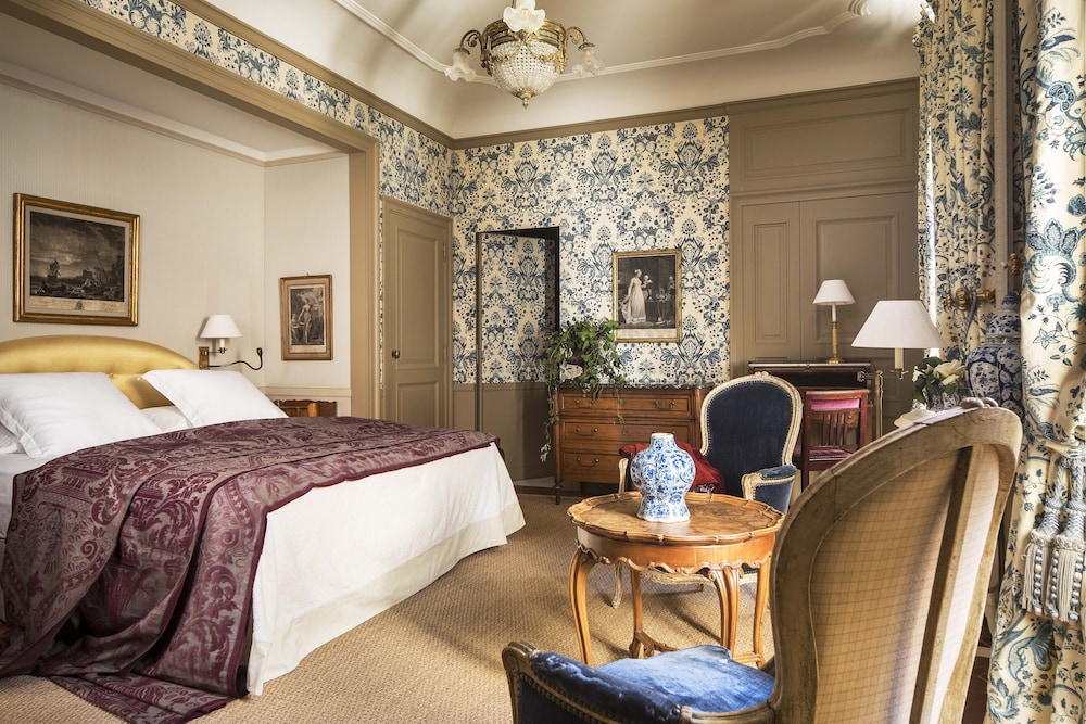 Large Deluxe Room - Photo 10