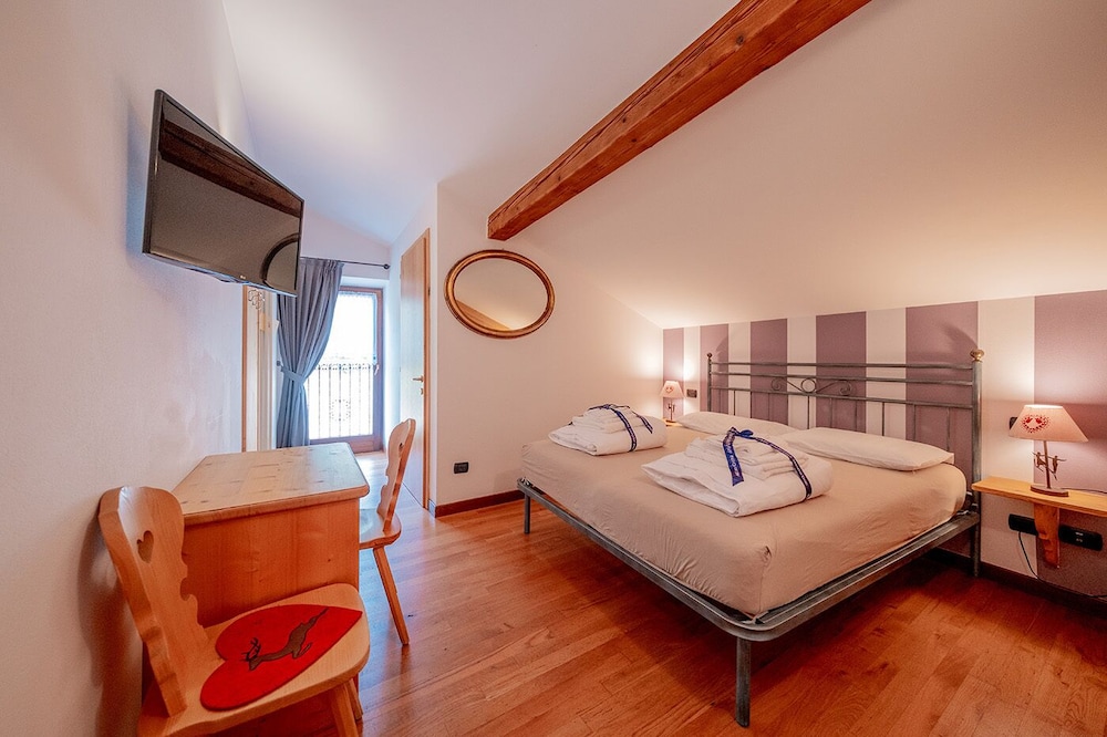 Double Room - Photo 9