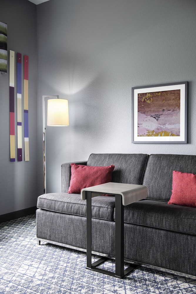Studio, 1 King Bed, Accessible, Bathtub (Mobility & Hearing) - Photo 3