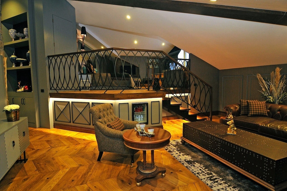 SUPERIOR KING SUITE photo 3