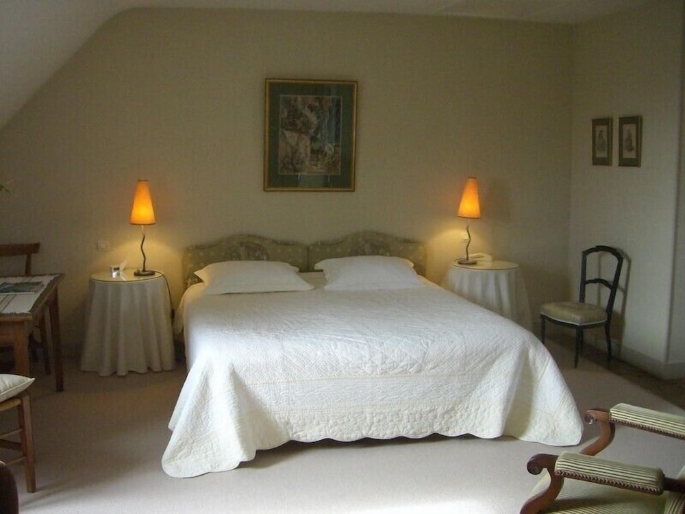 Standard Double Room - Photo 8