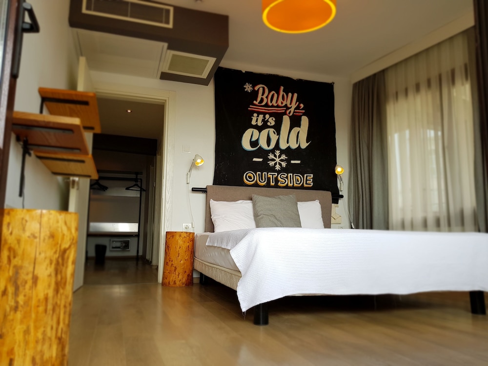 Family Suite, 2 Bedrooms, Partial Sea View photo 1