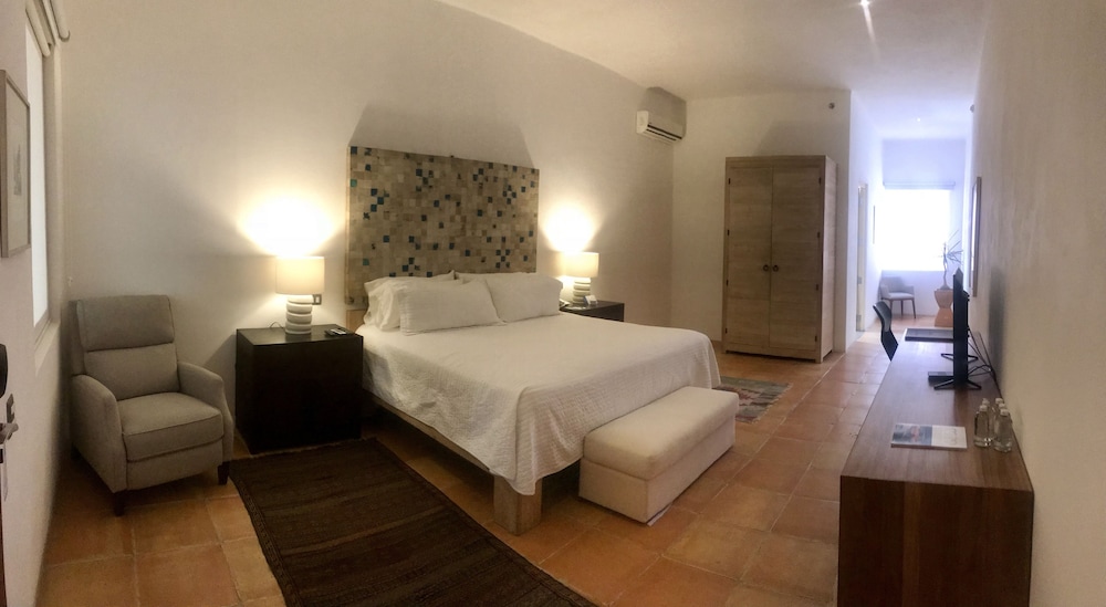 Standard Room, 1 King Bed - Photo 2