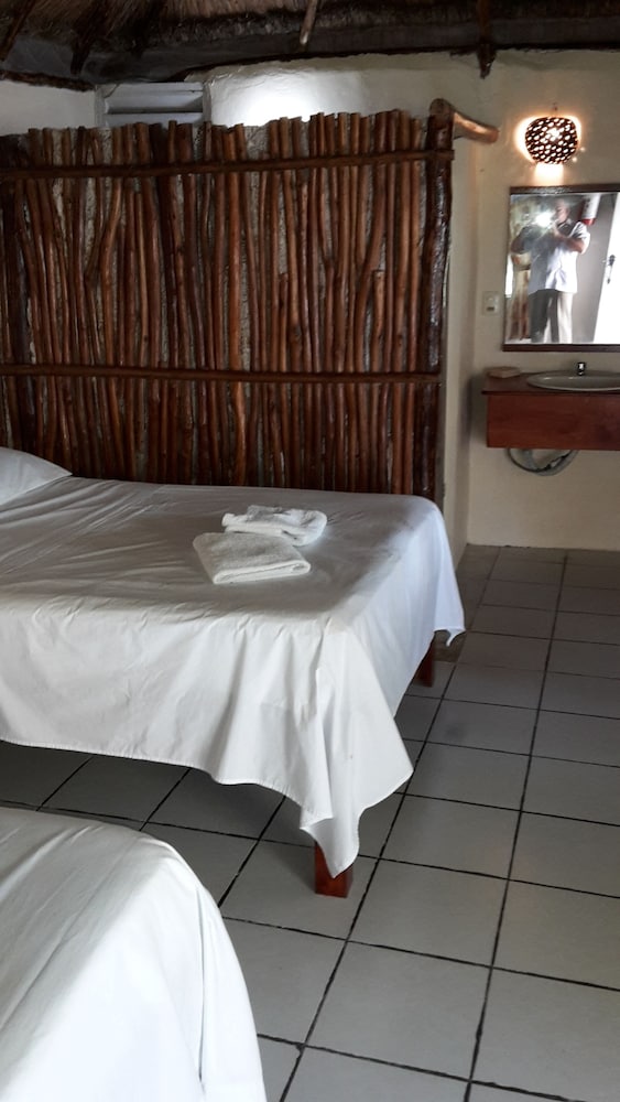 Classic Bungalow, 2 Double Beds - Photo 13