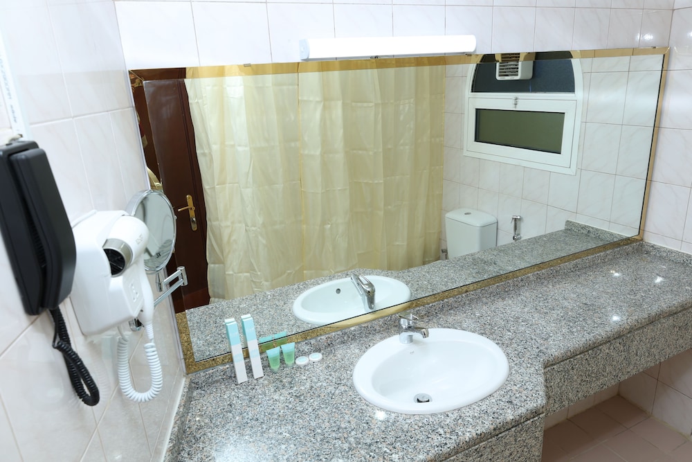 Deluxe Twin Room, City View photo 3
