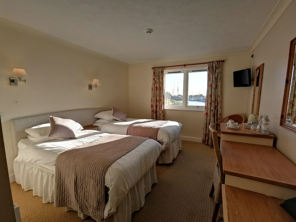 Twin Room, Accessible, Ensuite - Photo 2