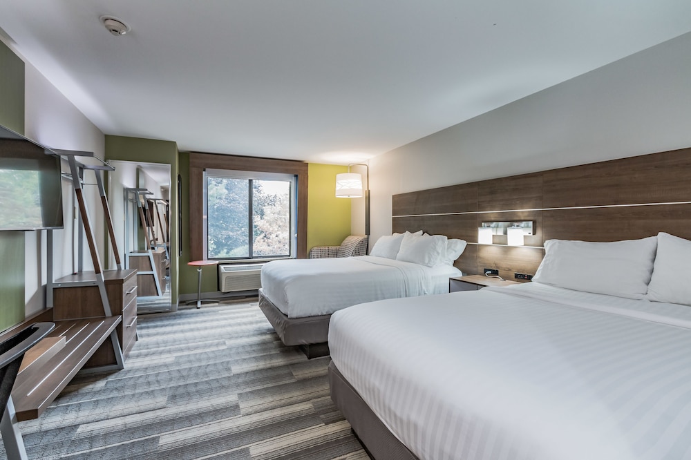 Standard Room, 2 Queen Beds, Accessible (Communications) - Photo 5