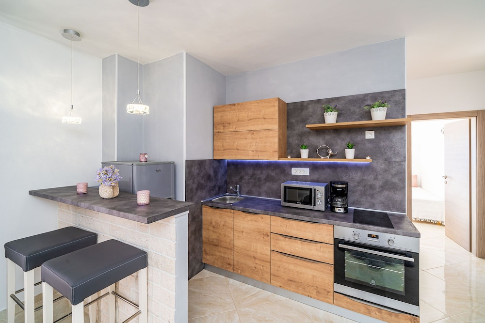 Standard Apartment, 1 Bedroom, Balcony, Sea View photo 2