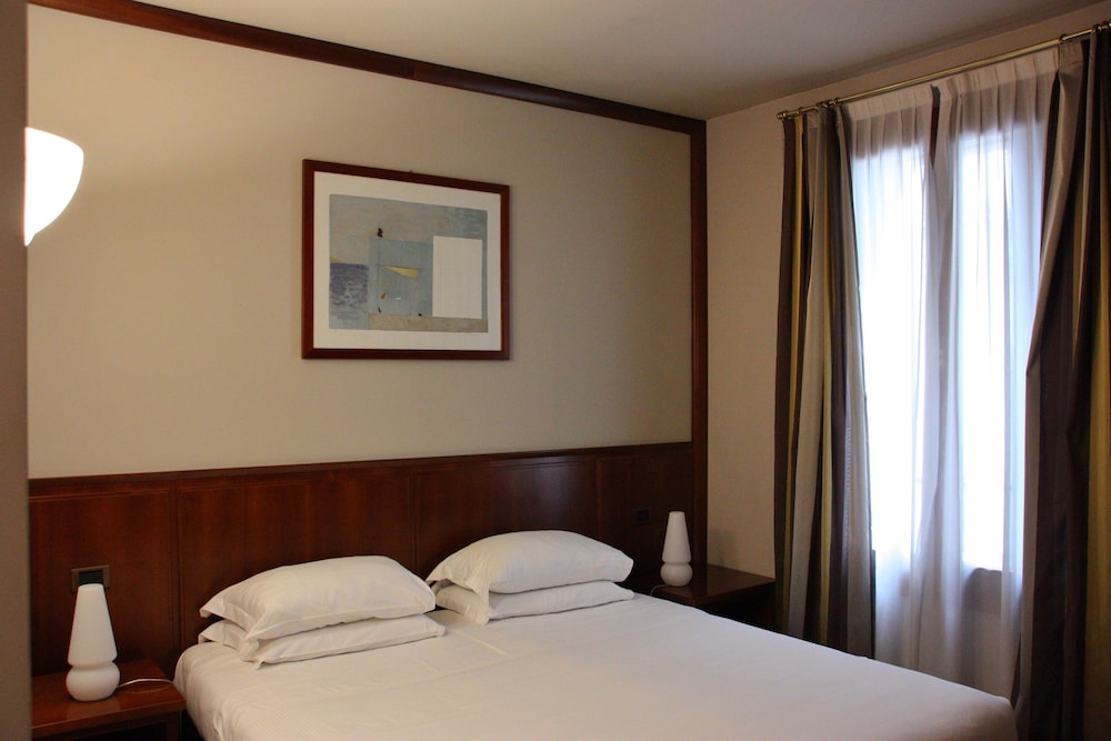 Superior Room - Photo 8