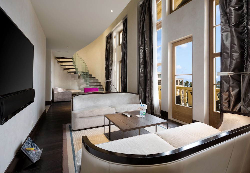 Grand Suite, 1 King Bed (Duplex Suite)