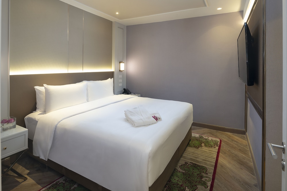 Executive Studio Club Lounge Access photo 2