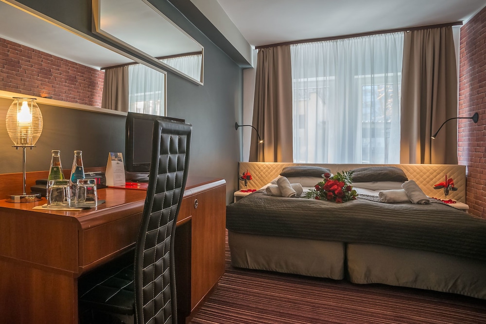 Double or Twin Room - Photo 14