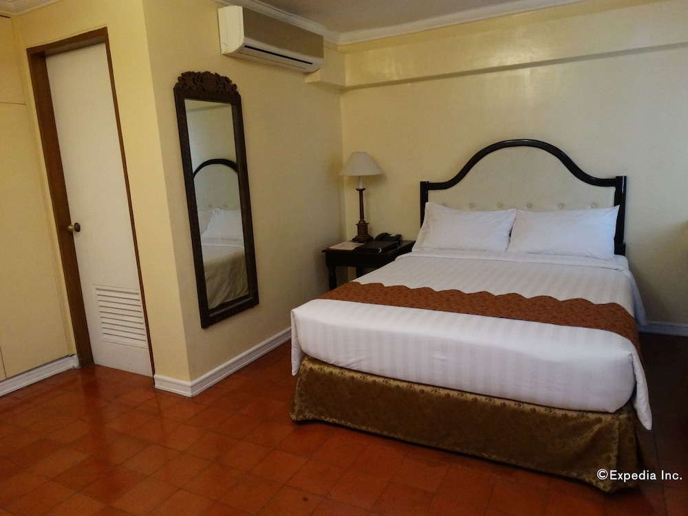 Executive Room, 1 Queen Bed - Photo 6
