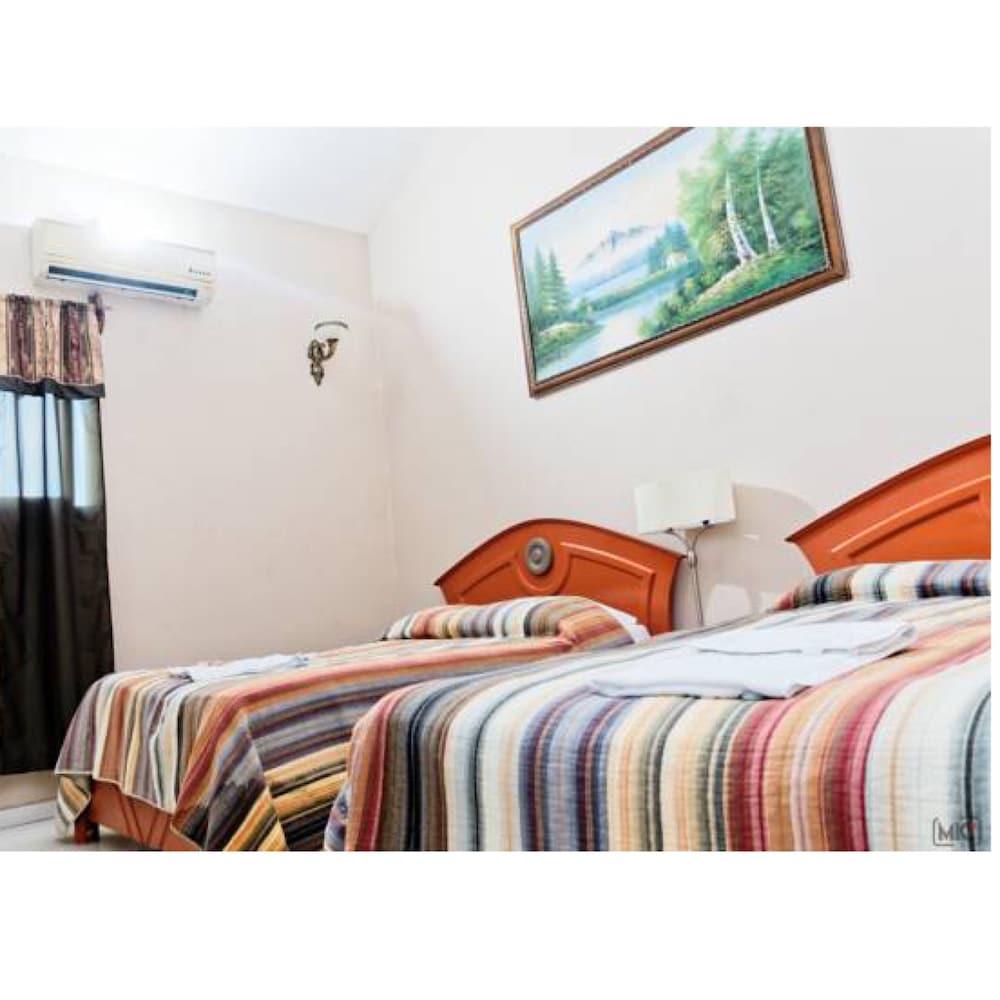 Classic Double Room, 2 Twin Beds, Smoking, Microwave