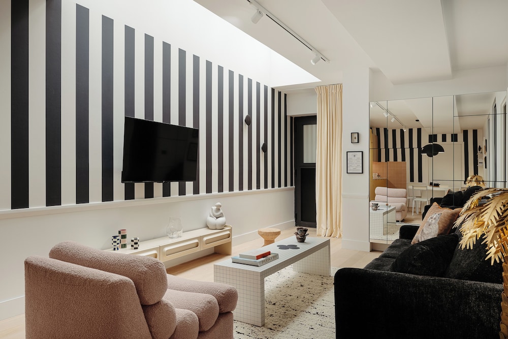 2-BR Apartment Karaoke photo 2