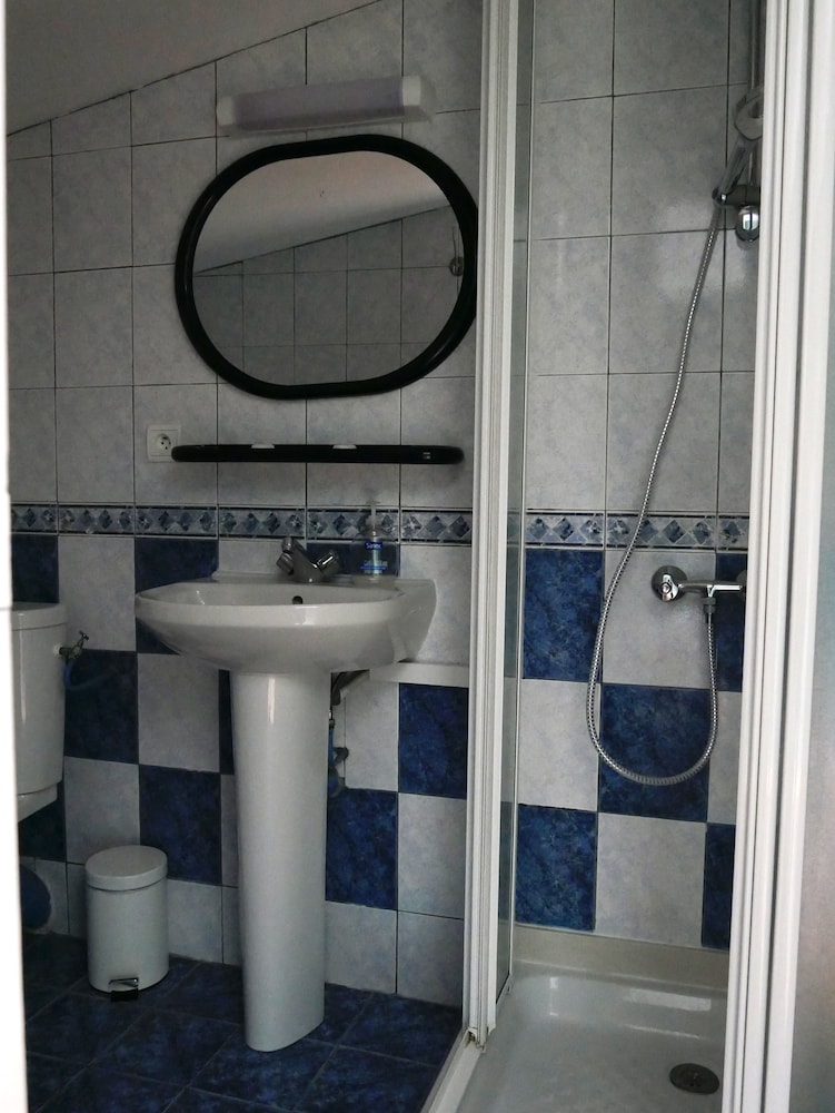Standard Suite, Ensuite photo 2