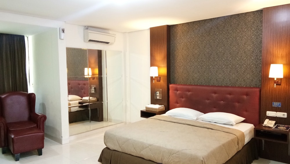Suite - Photo 3