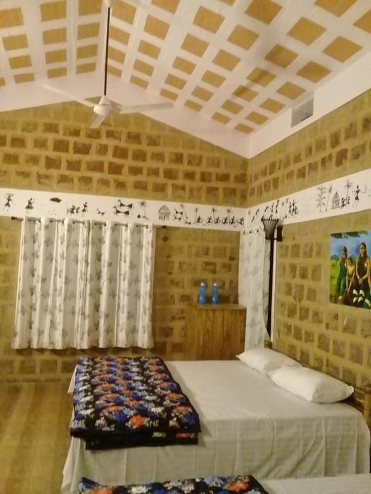 Family Room, 2 Double Beds, Non Smoking photo 2