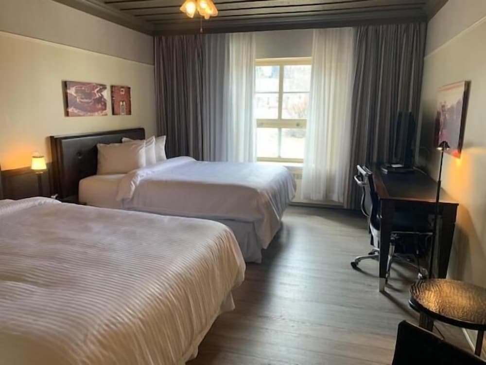 Classic Room, 2 Double Beds, Ocean View photo 2