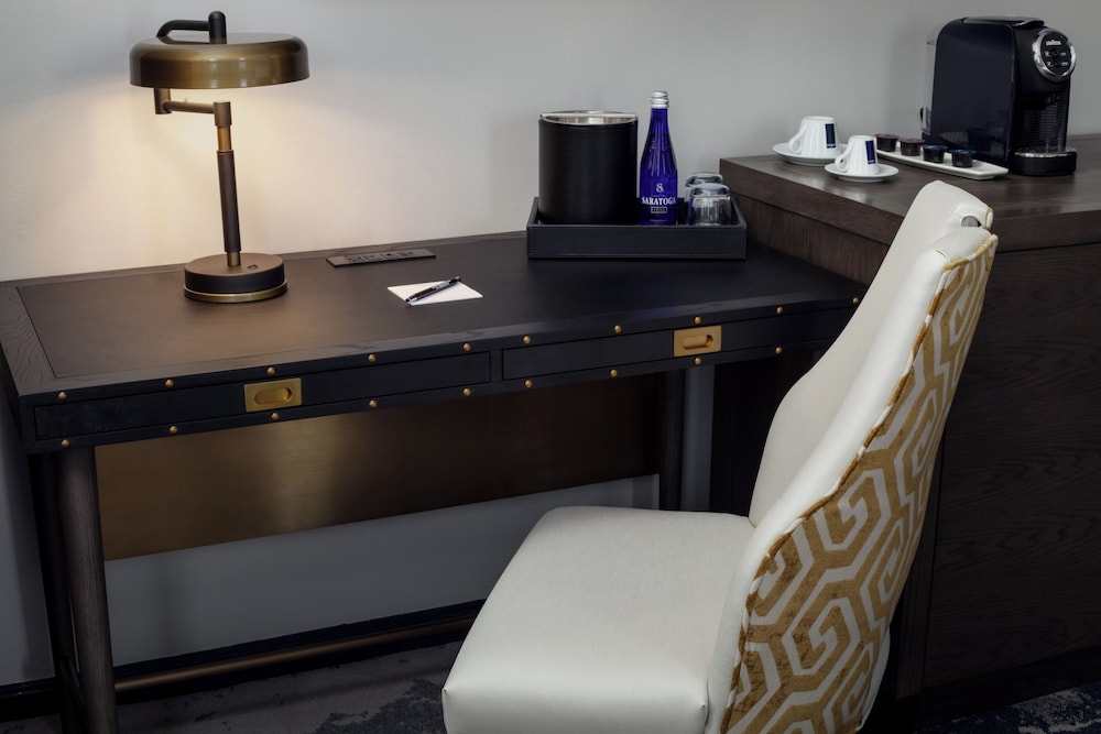 Room, 2 Queen Beds, Accessible (Mobility & Hearing, 3x3 Shower) - Photo 2