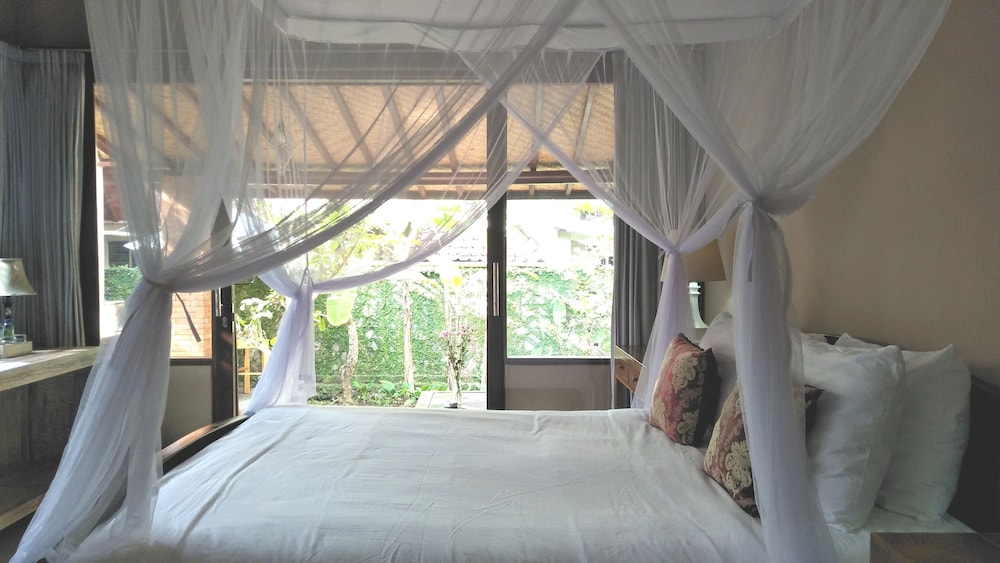 Standard Room, Private Bathroom, Garden View