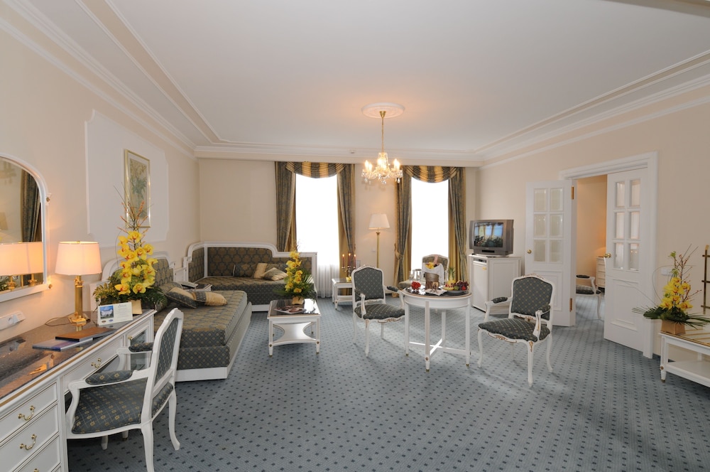 Junior Suite, 1 Bedroom - Photo 7