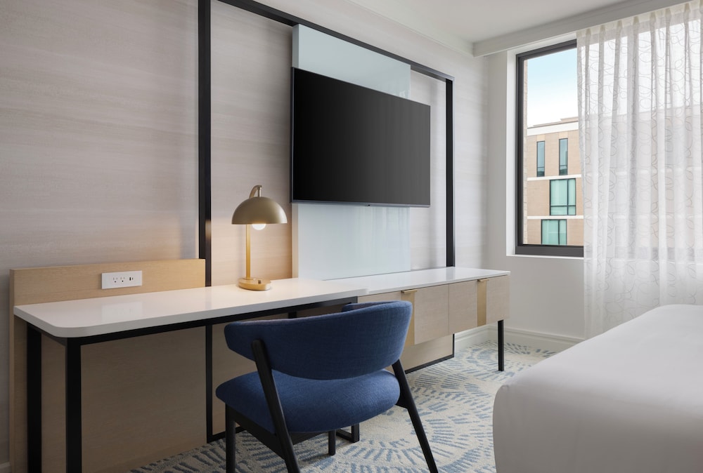 Deluxe Room, 2 Queen Beds, Accessible, Bathtub (Mobility & Hearing) - Photo 2