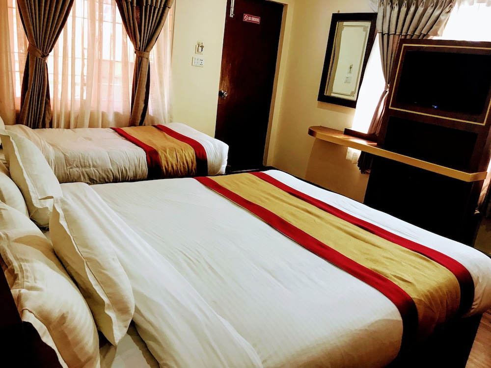 Deluxe Double or Twin Room, 2 Bedrooms, Garden View photo 3