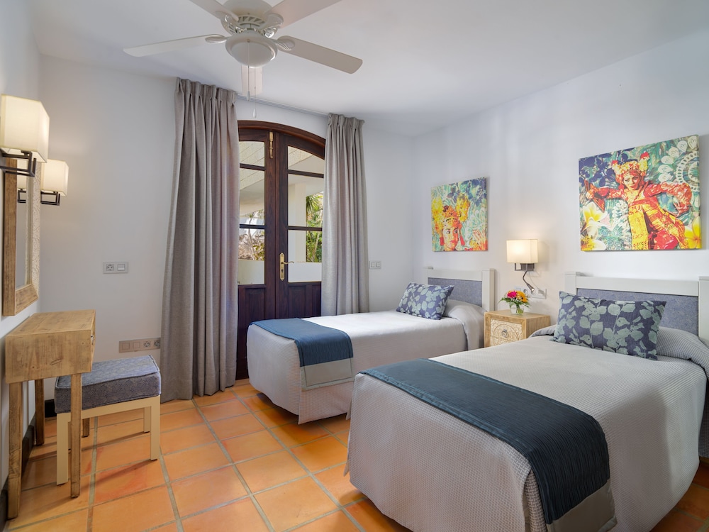 Apartment, 2 Bedrooms, Pool Access (Suite 4 Adults) - Photo 3
