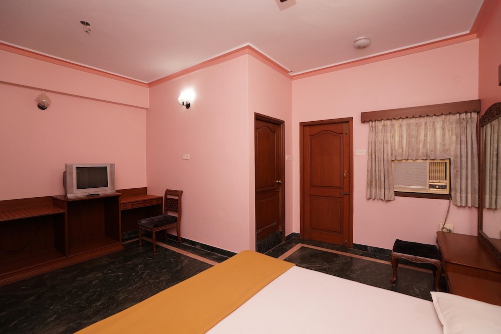Deluxe Room - Photo 3