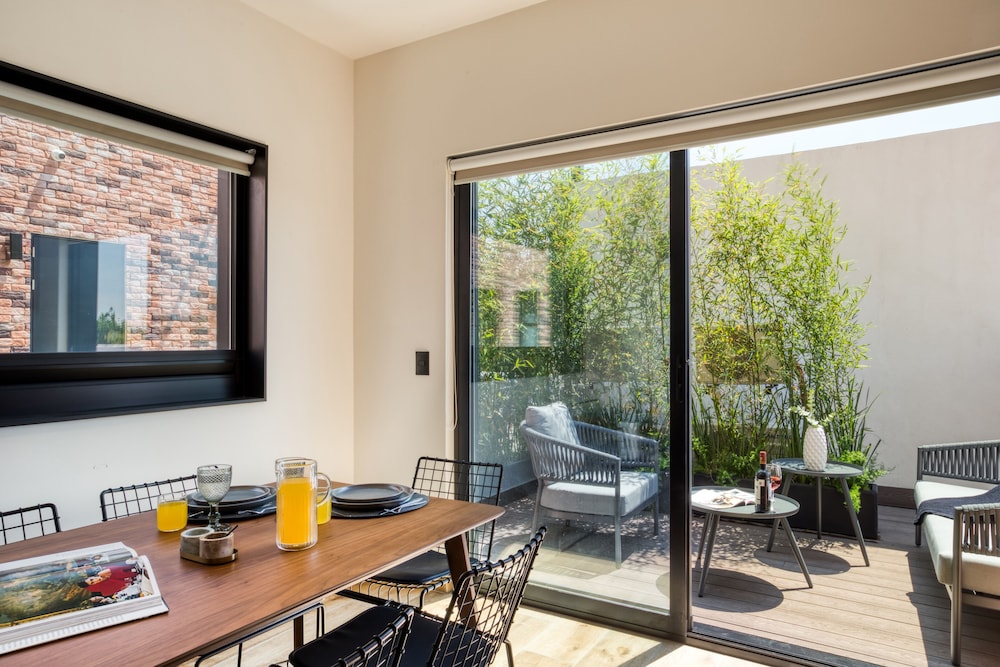 Penthouse with a Private Terrace - Photo 10