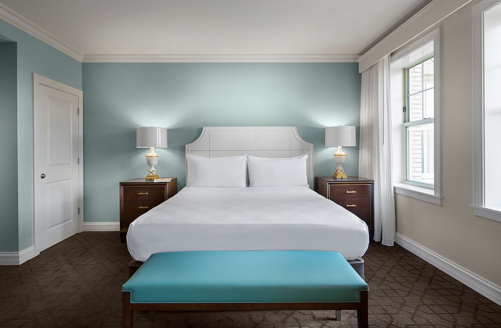 Suite, 1 King Bed (One Bedroom Chase Specialty) - Photo 3