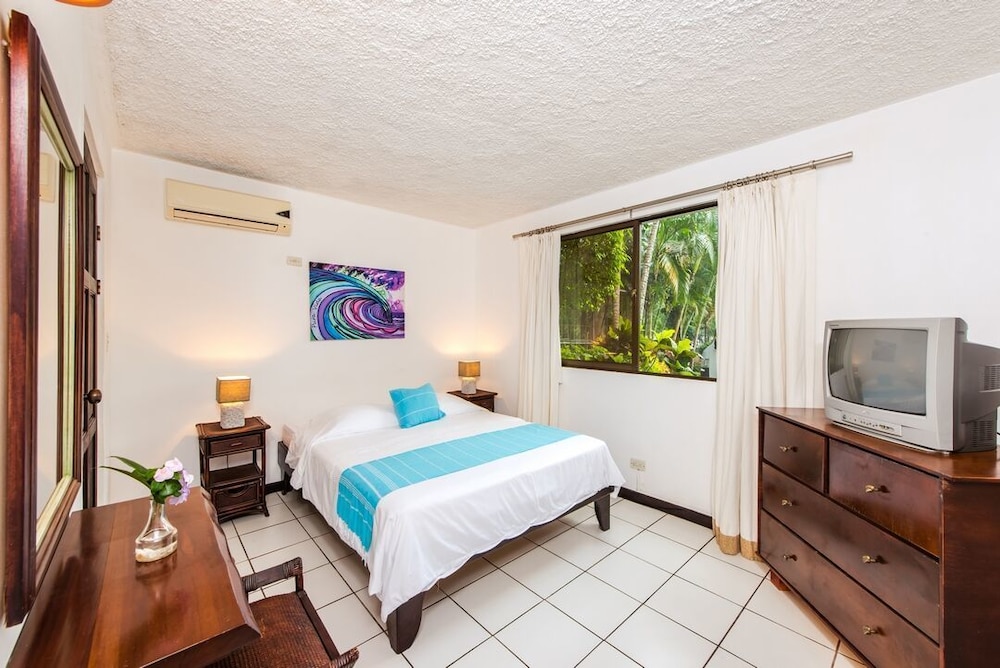 Standard Room, 1 Queen Bed